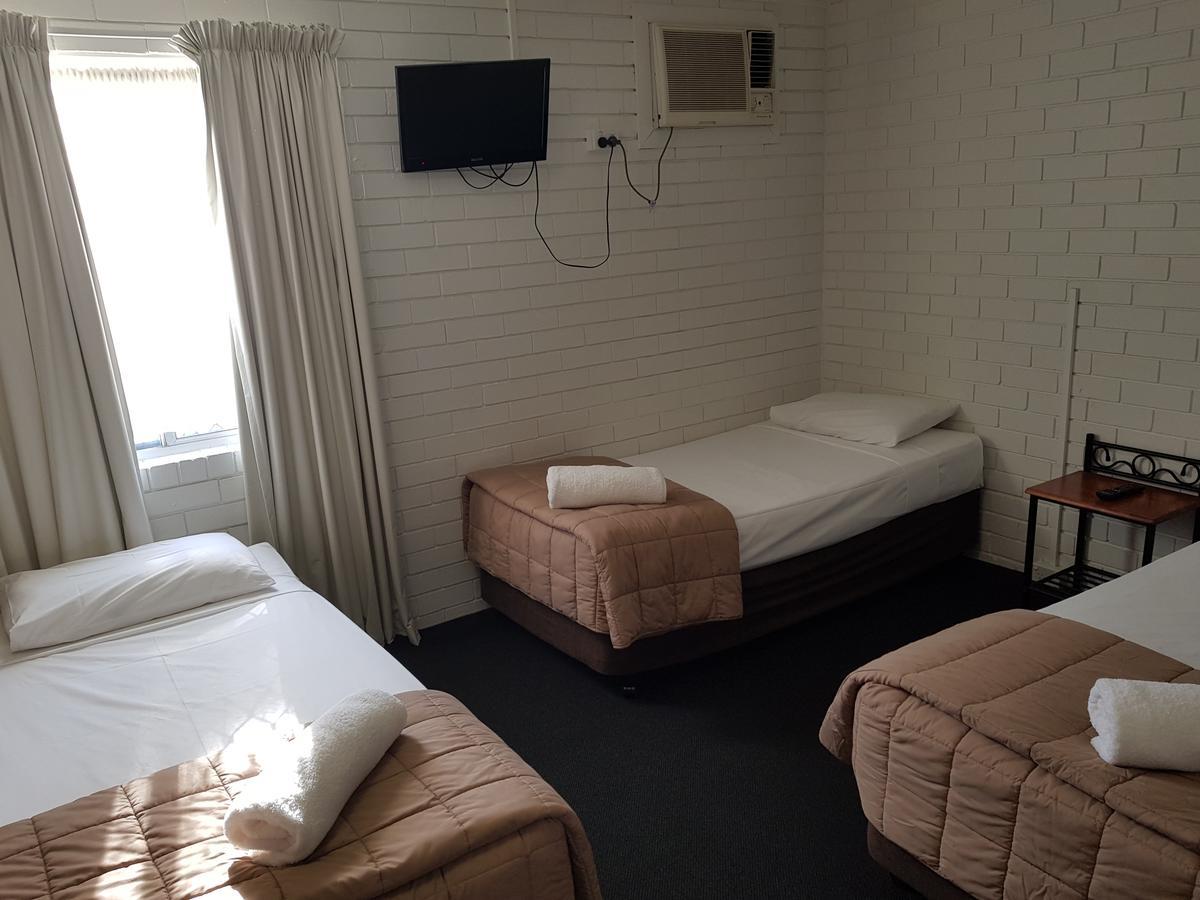 Centrepoint Motor Motel 3*
